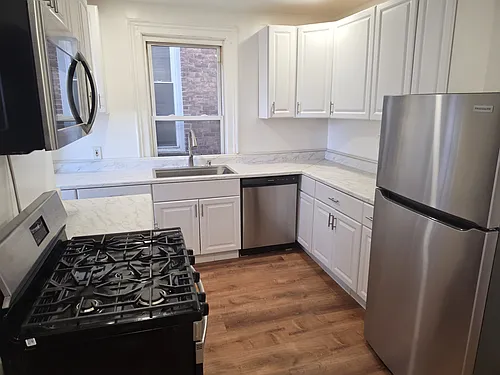 119 Hudson Ave #1 Photo 1