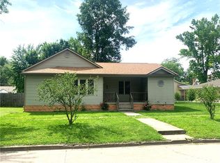 309 S Maple St, Pana, IL 62557