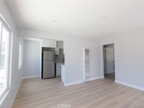 4th image of 651 Ward St