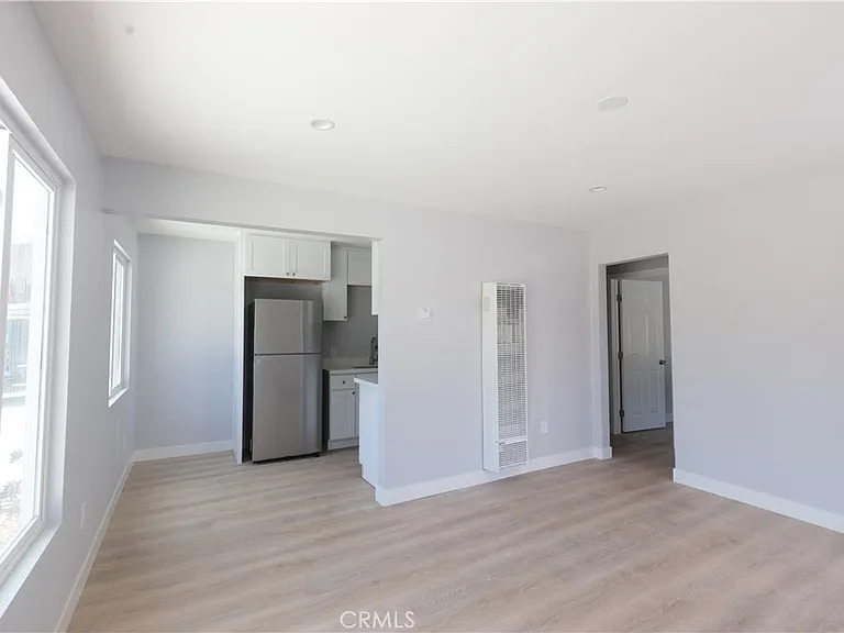 651 Ward St — Photo 4