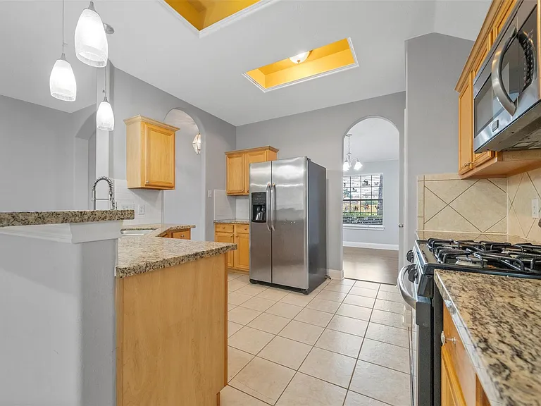 18235 Silver Timber Ct — Photo 10
