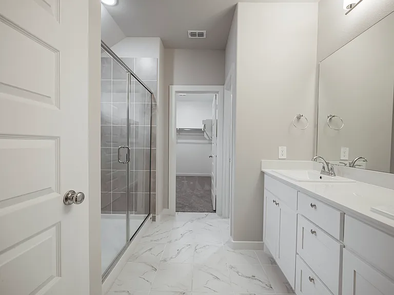 318 Waters Ridge Dr — Photo 13