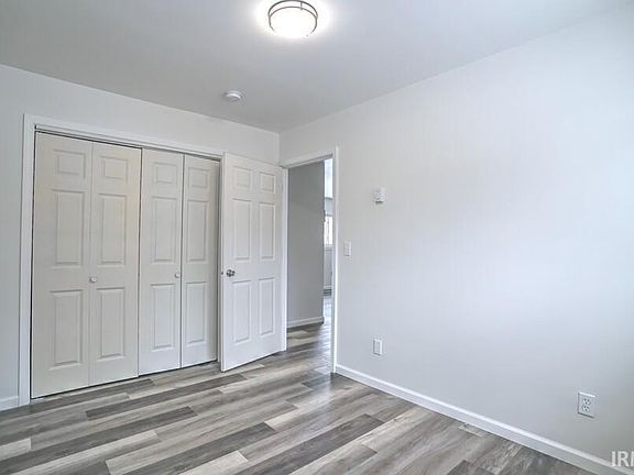 5th image of 905 W Donaldson Ave