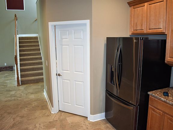 5th image of 506 Siena Ct