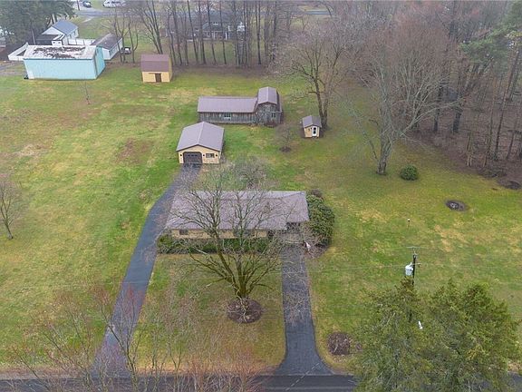 3rd image of 12869 Meyers Rd
