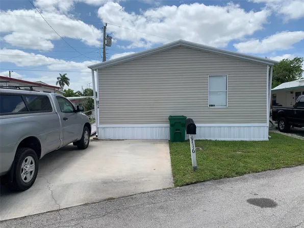 8716 SW 16th Street, Davie, FL 33324