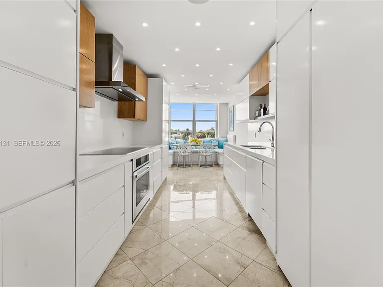 5640 Collins Ave #4D — Photo 8