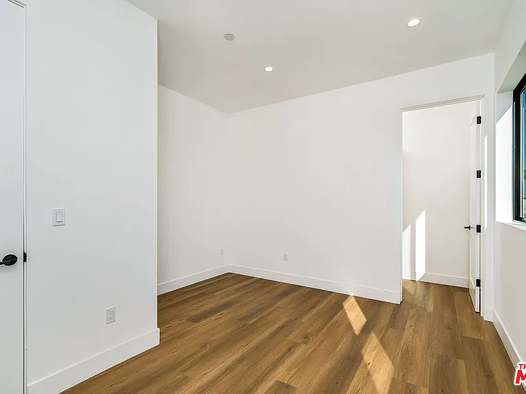 2204 1/2 Carmona Ave — Photo 19