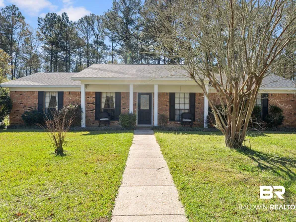 1613 Spanish Trace Dr, Saraland, AL 36571