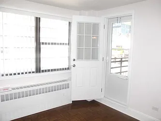 Rented by Metropolis Real Estate of Manhattan