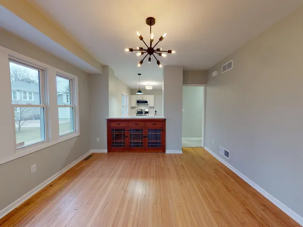 7823 Eagle St, Wauwatosa, WI 53213