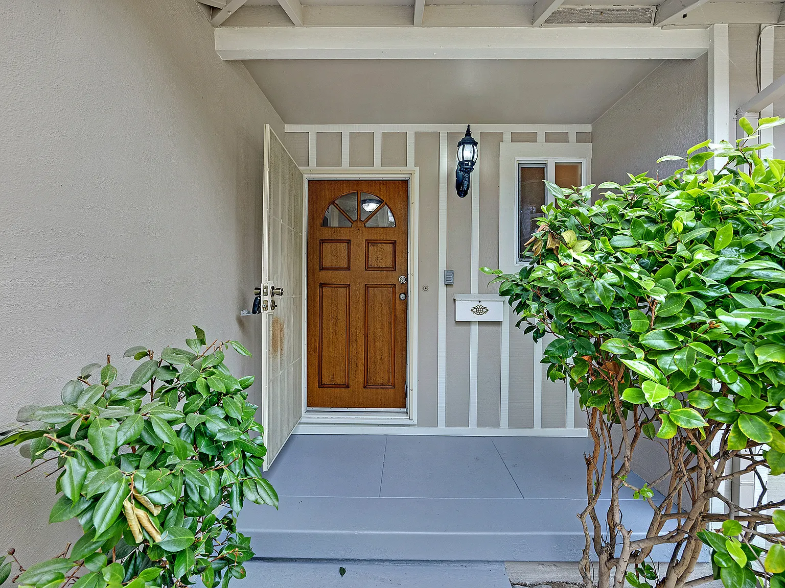 3 bed, 1.5 bath, 1156 sqft, $3,550 — Photo 2