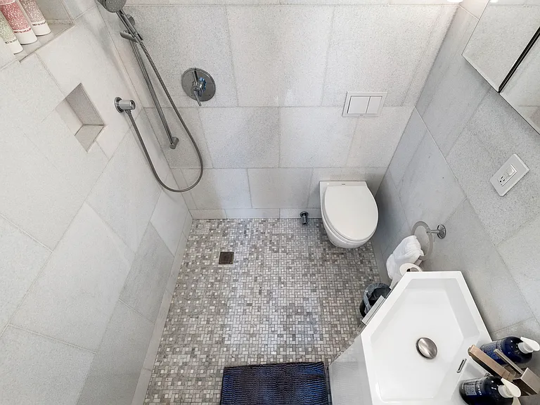 349 E 19th St #2 — Photo 49