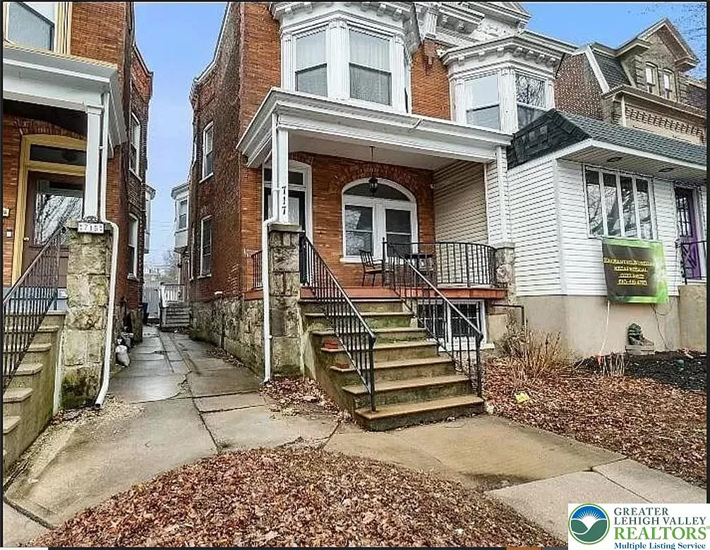 2 bed, 1.0 bath, 900 sqft, $1,500 — Photo 2