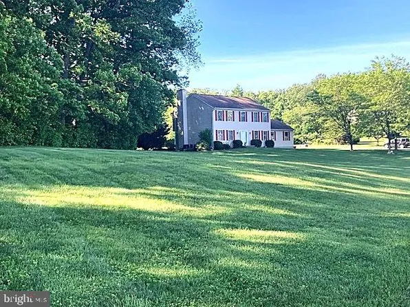 4693 Catalina Dr, Hampstead, MD 21074