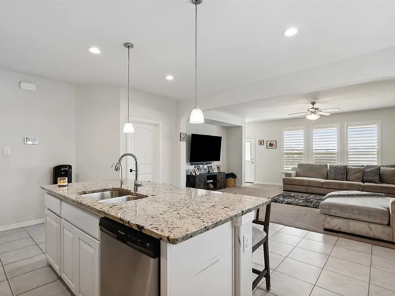 1048 Madelia Ave — Photo 29