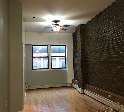 4th image of 724 Broadway Fl 1