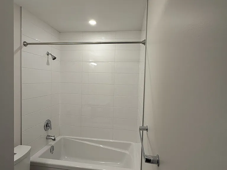 360 Deschatelets Ave #203 — Photo 6