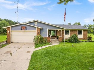 10360 N Fenton Rd, Fenton, MI 48430