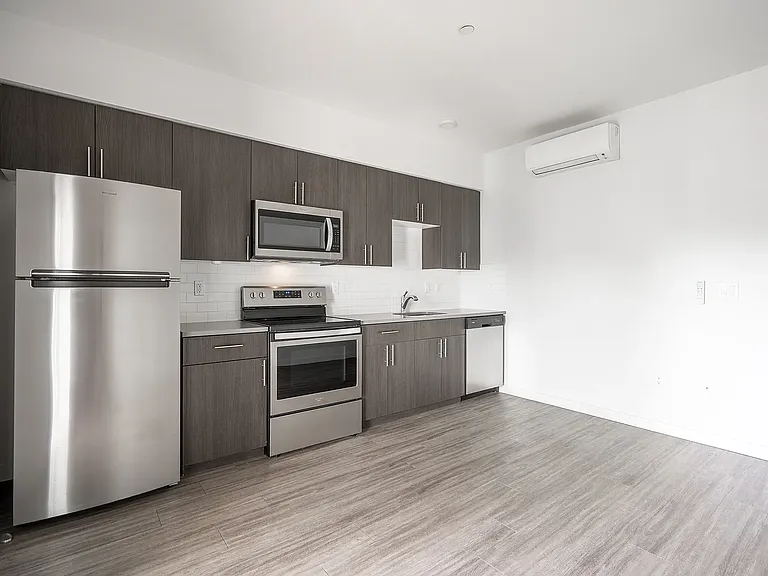 4620 N Maryland Ave #B203 — Photo 8