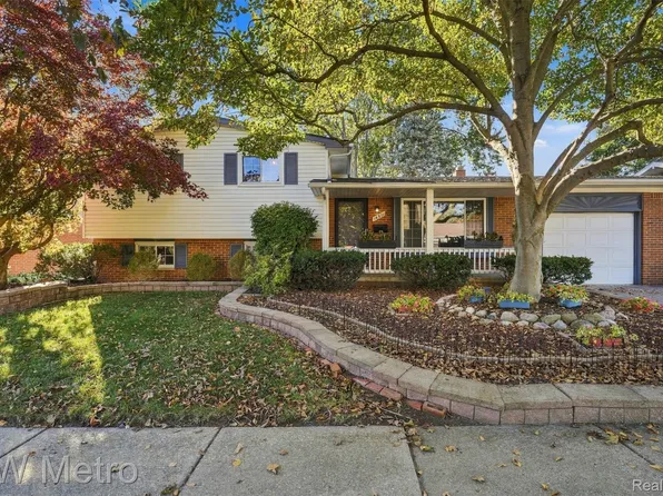 14571 Park St, Livonia, MI 48154