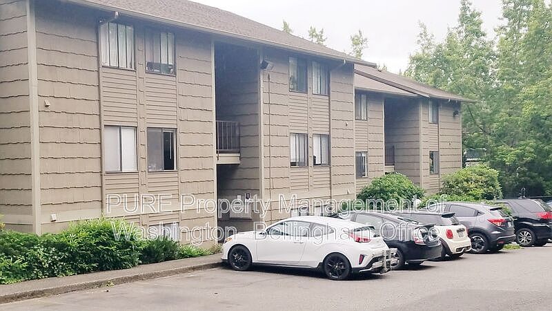 1st image of 320 Elwood Ct Unit 104