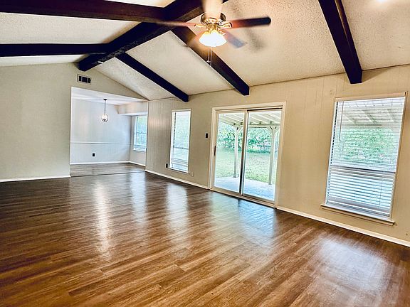 5th image of 1504 Sagebrush Dr