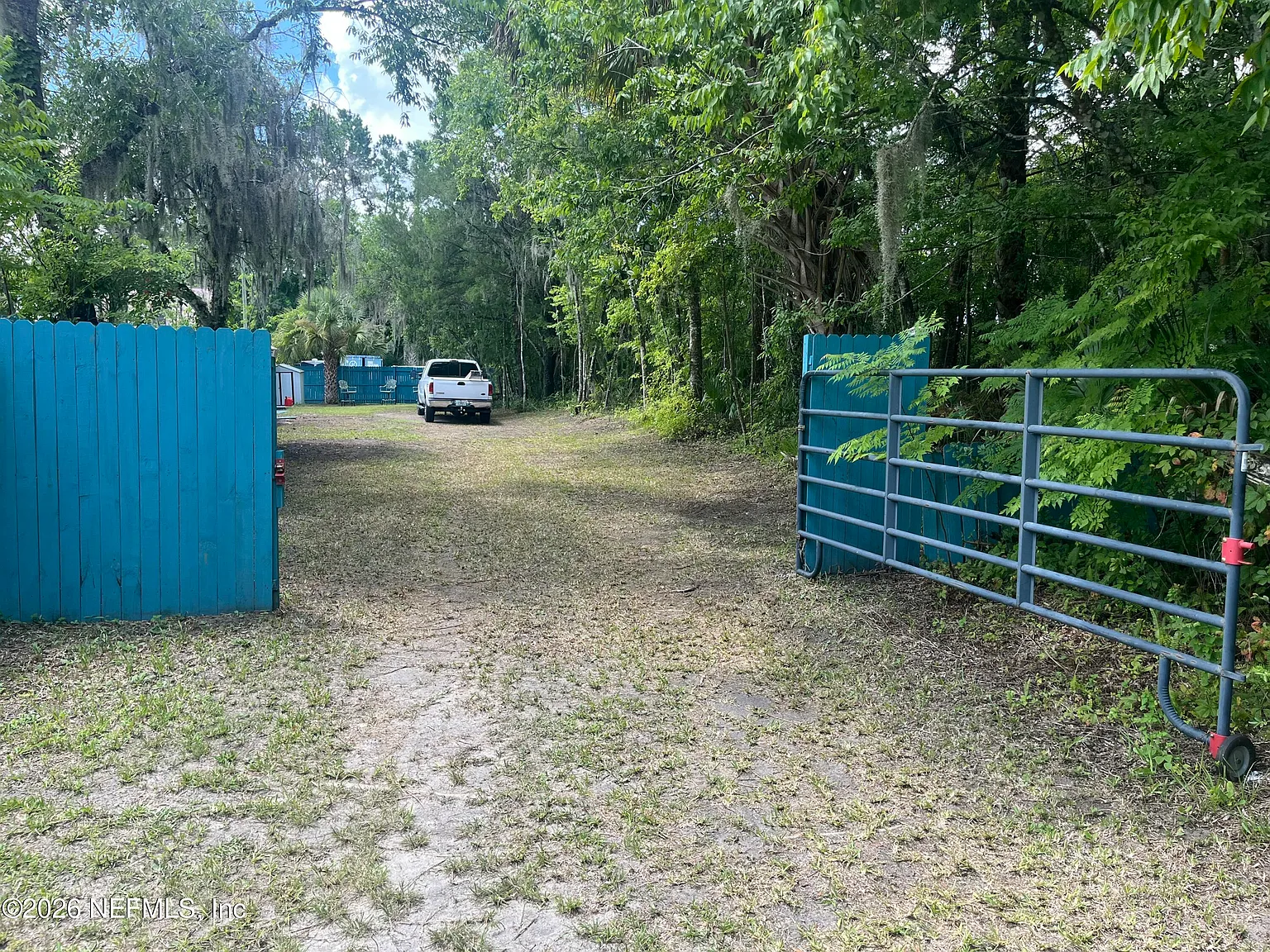 3 bed, 1.0 bath, 1003 sqft, $1,200 — Photo 3