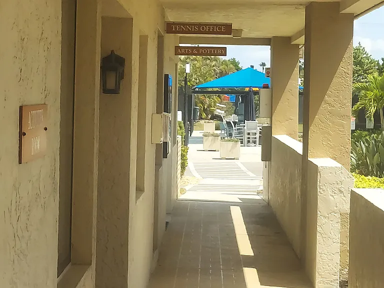 7430 Lake Breeze Dr — Photo 18