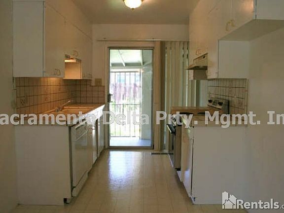 4th image of 3904 Fotos Ct