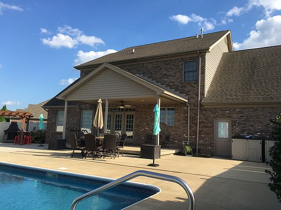 2nd image of 1628 Windsor Ct