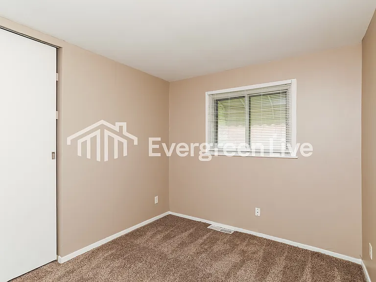 774 Crowden Dr — Photo 12