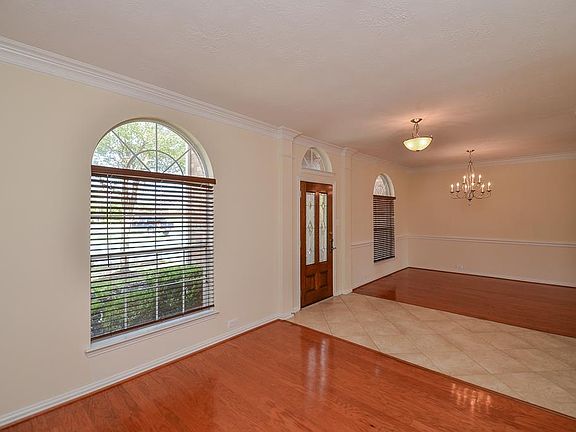 2nd image of 7406 Fosters Bend Ln