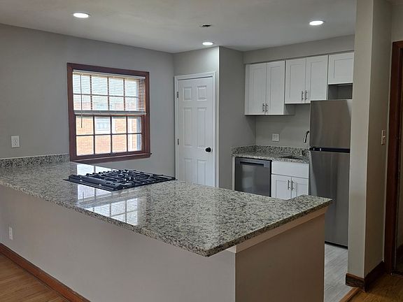 2nd image of 5515-5519 W Martin Dr #11