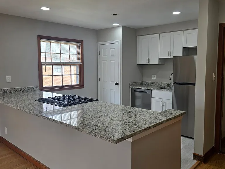 5515-5519 W Martin Dr — Photo 27