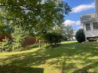 3rd image of 498 Dogwood Dr