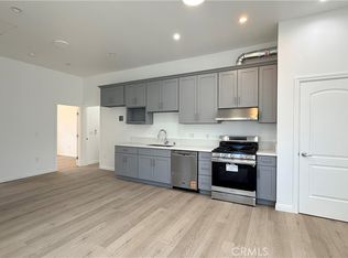 656 E E St #I, Ontario, CA 91764