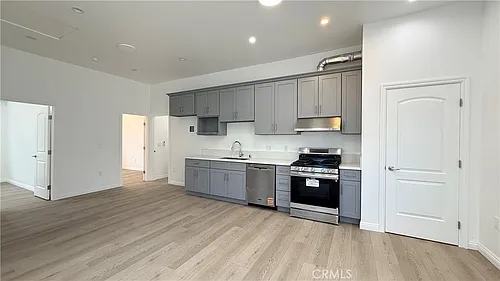 656 E E St #I Photo 1