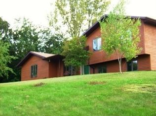 527 Windmill Rd, Brooklyn, WI 53521