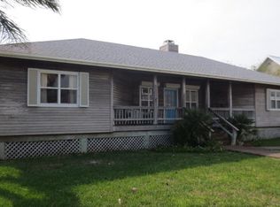166 Front St, Rockport, TX 78382