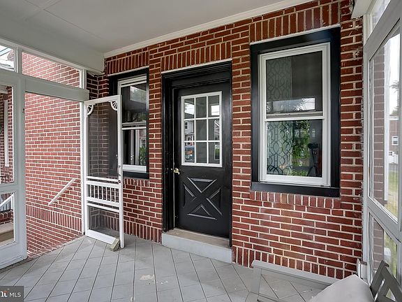 5th image of 16 W Palmer Ave