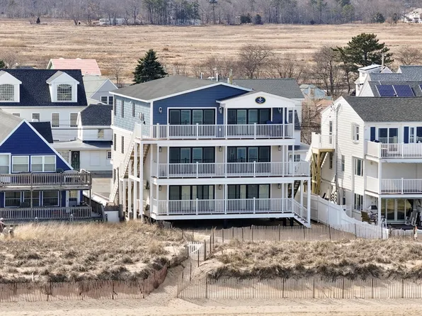 89 Atlantic Ave Unit 2, Salisbury, MA 01952