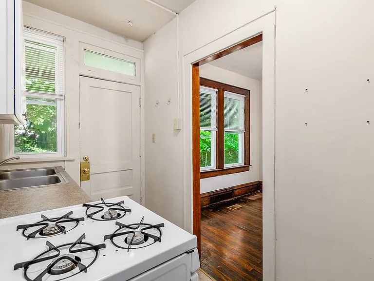 299 S 17th St #299 — Photo 7