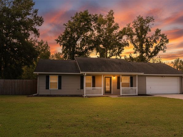 Sold home at 102 Victoria Blvd, Kingsland, GA — 3 bedroom, 2 bathroom property listed by Val Burnett