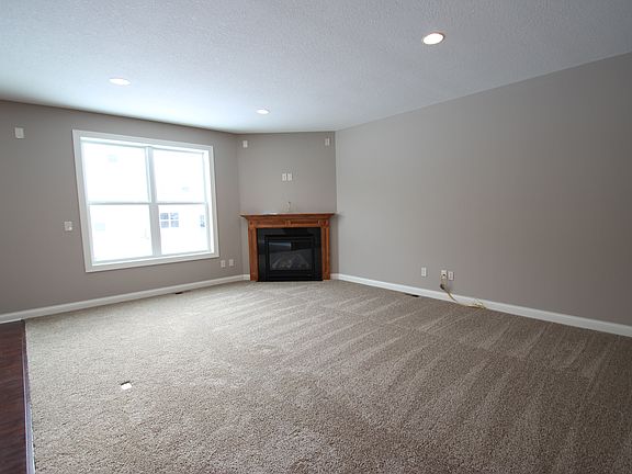 2nd image of 12482 Cottonwood St NW