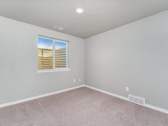 2-web-or-mls-6521 E Steel St-1_05212025