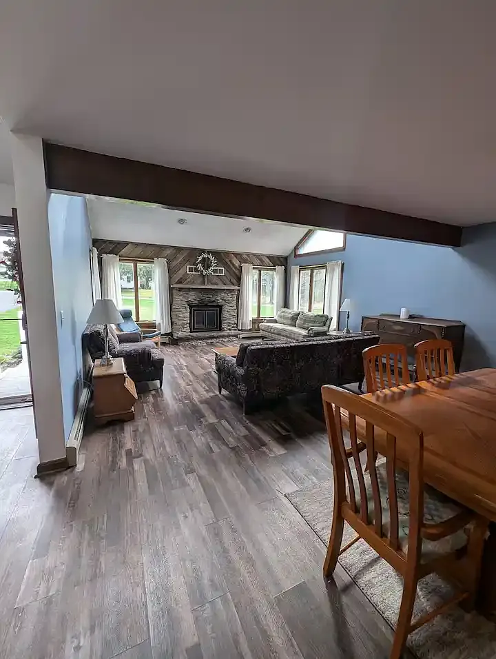 3 bed, 2.5 bath, 2252 sqft, $3,500 — Photo 3