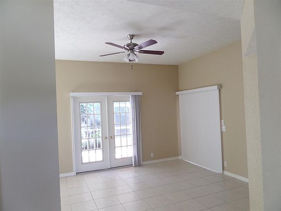 4th image of 1130 SW Airoso Blvd