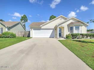 2059 Southern Pine Dr, Leland, NC 28451