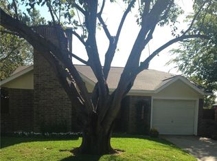 7200 Sunnybank Dr, Fort Worth, TX 76137